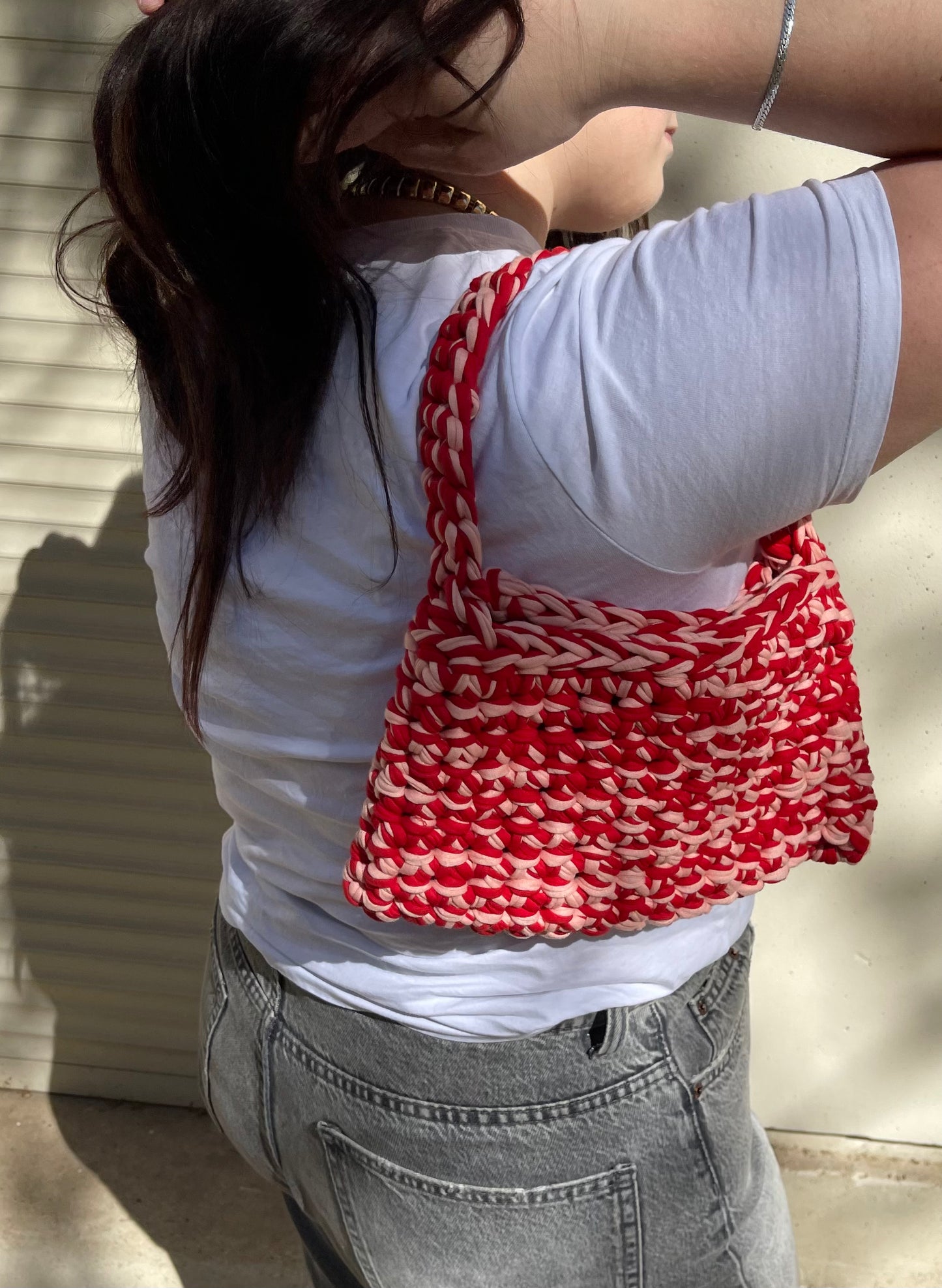 Sac à main en crochet rouge et rose