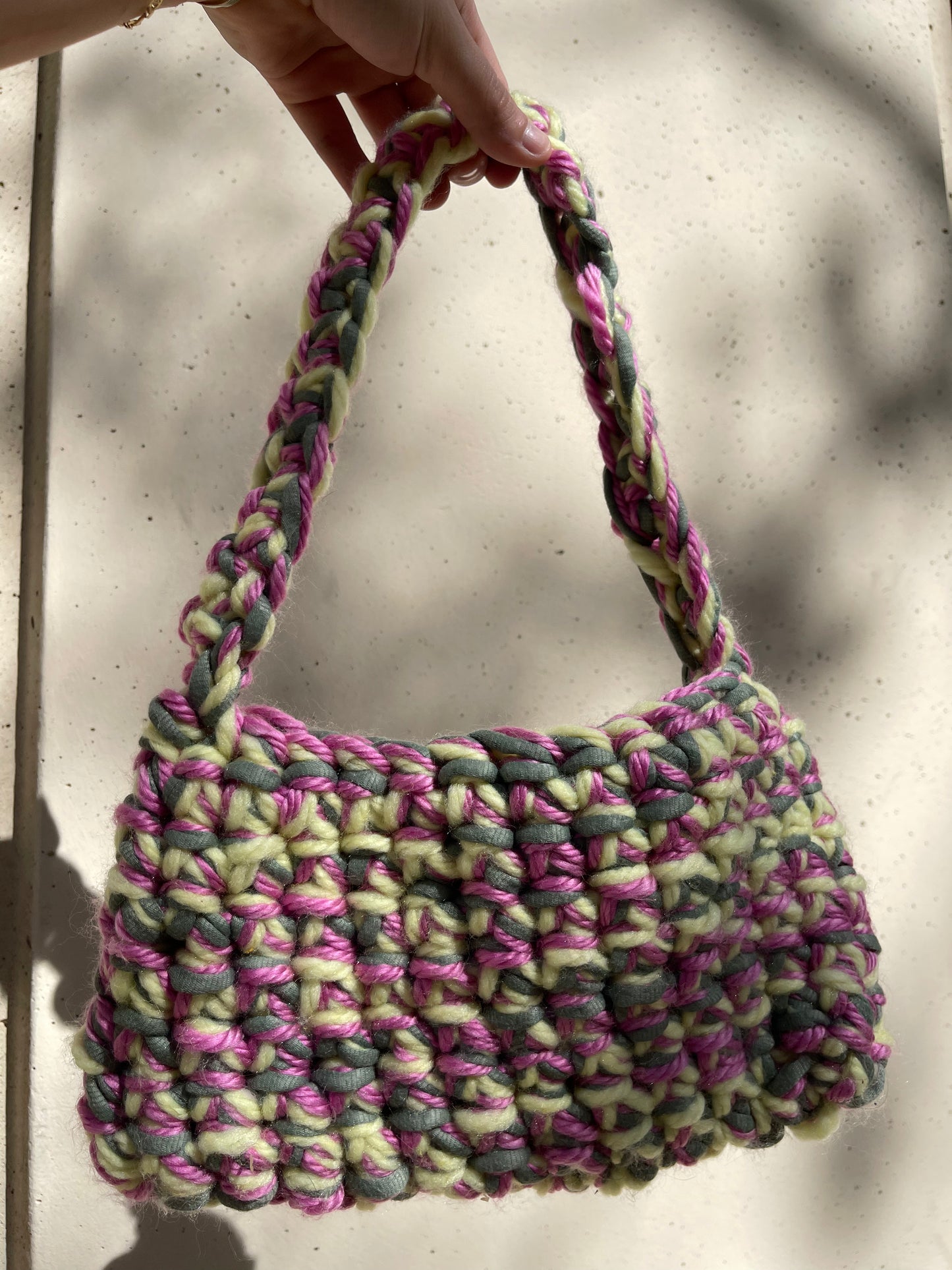 Sac à main en crochet vert jaune rose