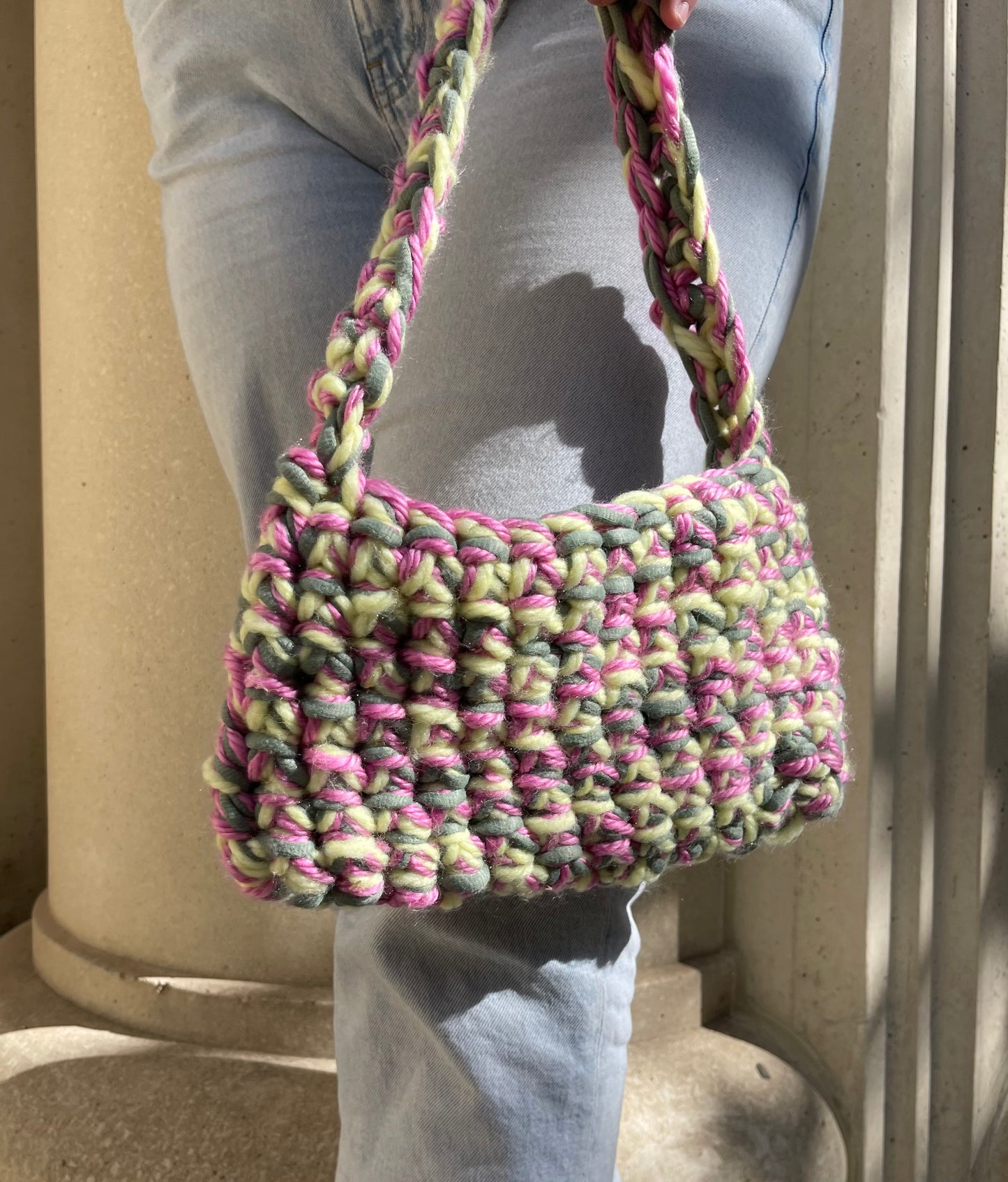 Sac à main en crochet vert jaune rose