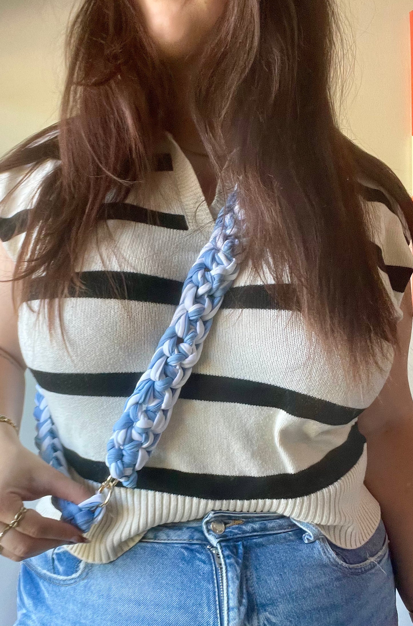 bandoulière telephone crochet bleu et blanche - accessoire téléphone