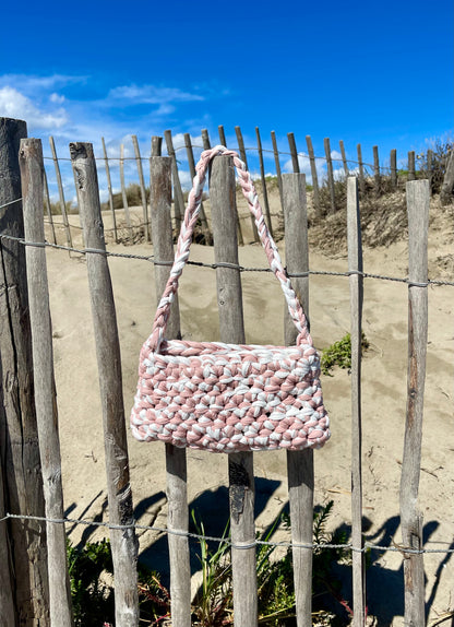 Sac à main en crochet t-shirt yarn rose et blanc - Padlockfr