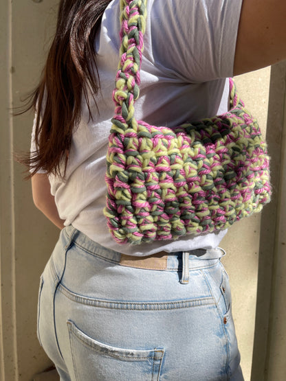 Sac à main en crochet vert jaune rose