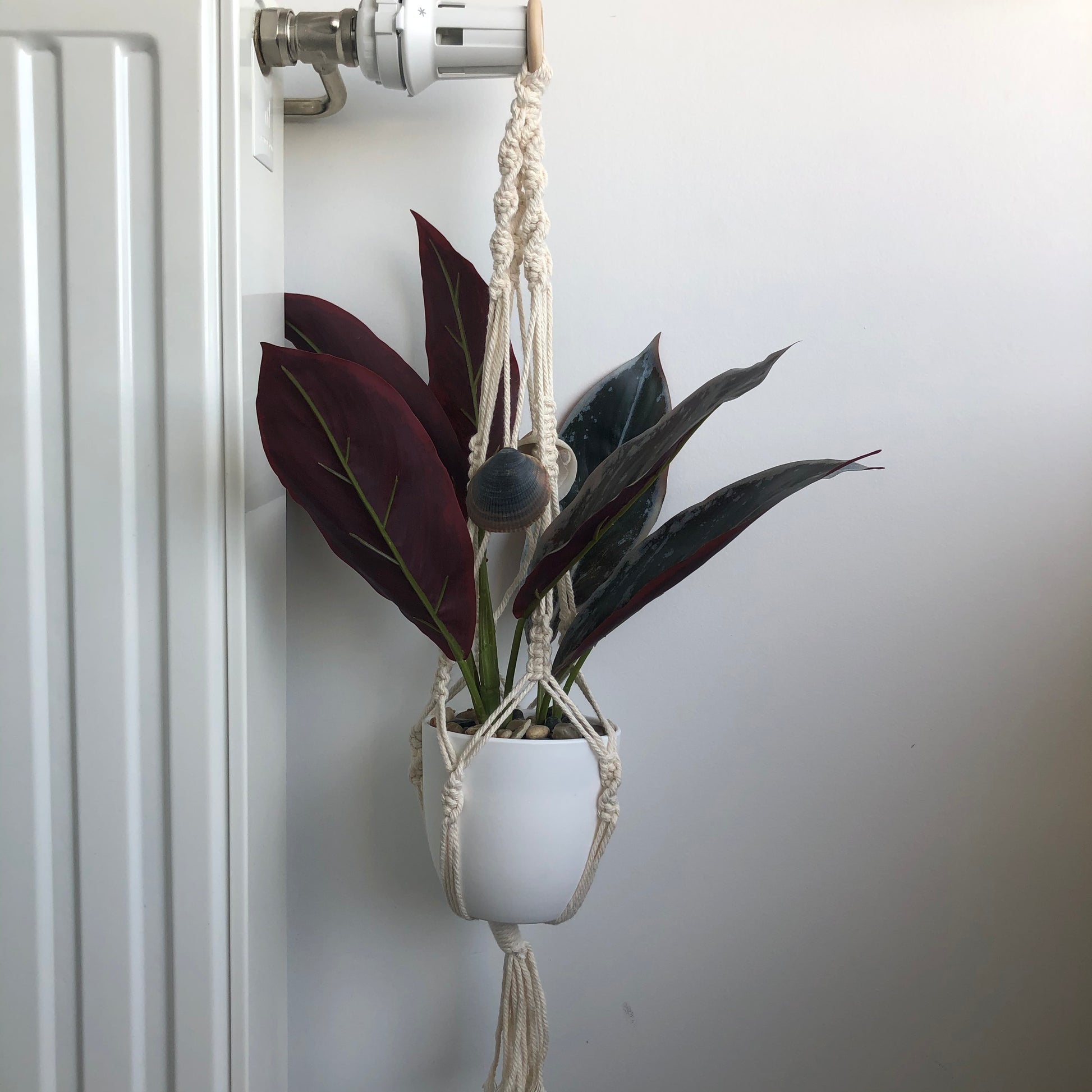 Suspension plantes , fleur ou bougie en macramé et son vase - Un